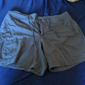 3/$15 💕Grey Active Shorts